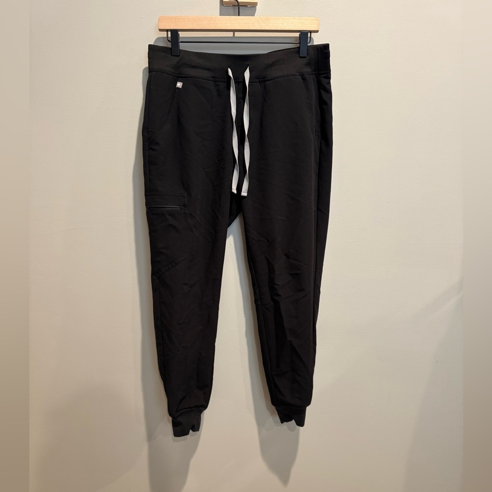 Figs Women- Black Zamora Jogger Scrub Pants